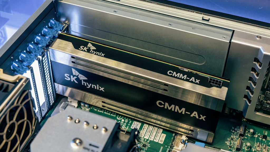CMM-DDR5 and CMM-Ax on display in the CXL zone