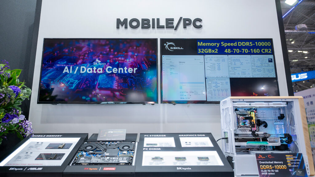 The Mobile and PC section at SK hynix’s booth