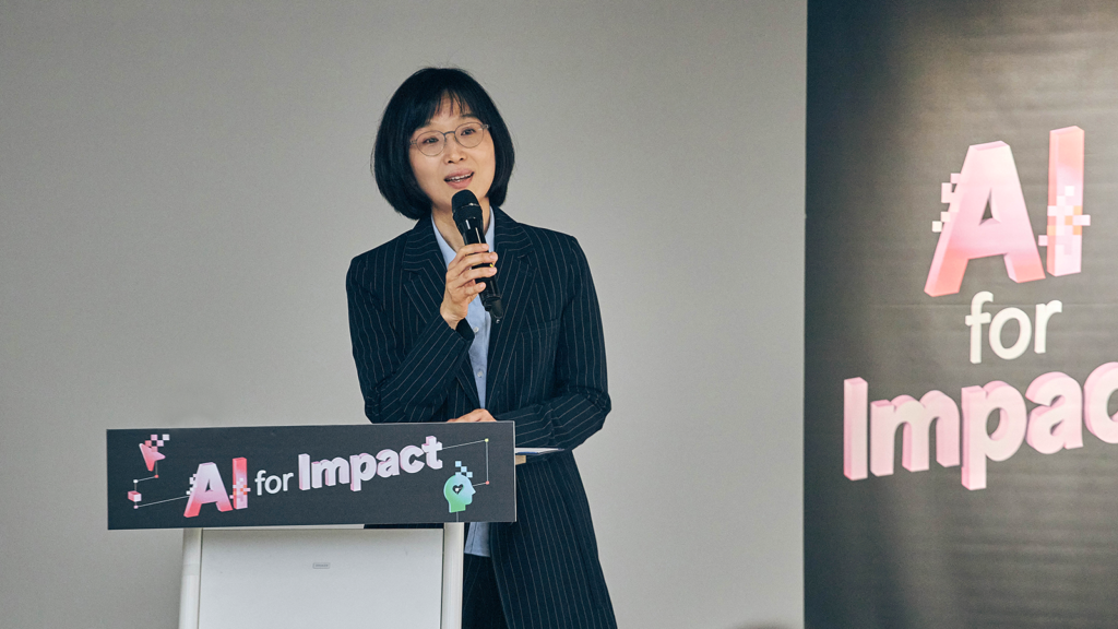 SK hynix Vice President Bangsil Lee, head of Social Value Creation, delivers a congratulatory address