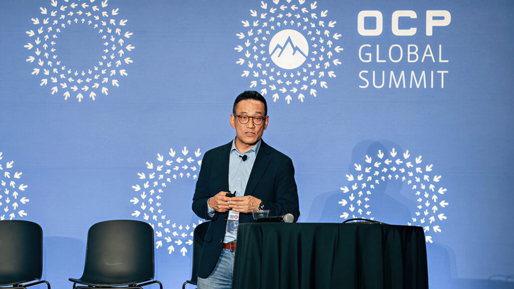 Vice President Chunsung Kim, head of eSSD Product Development, presenting on storage solutions for the AI era